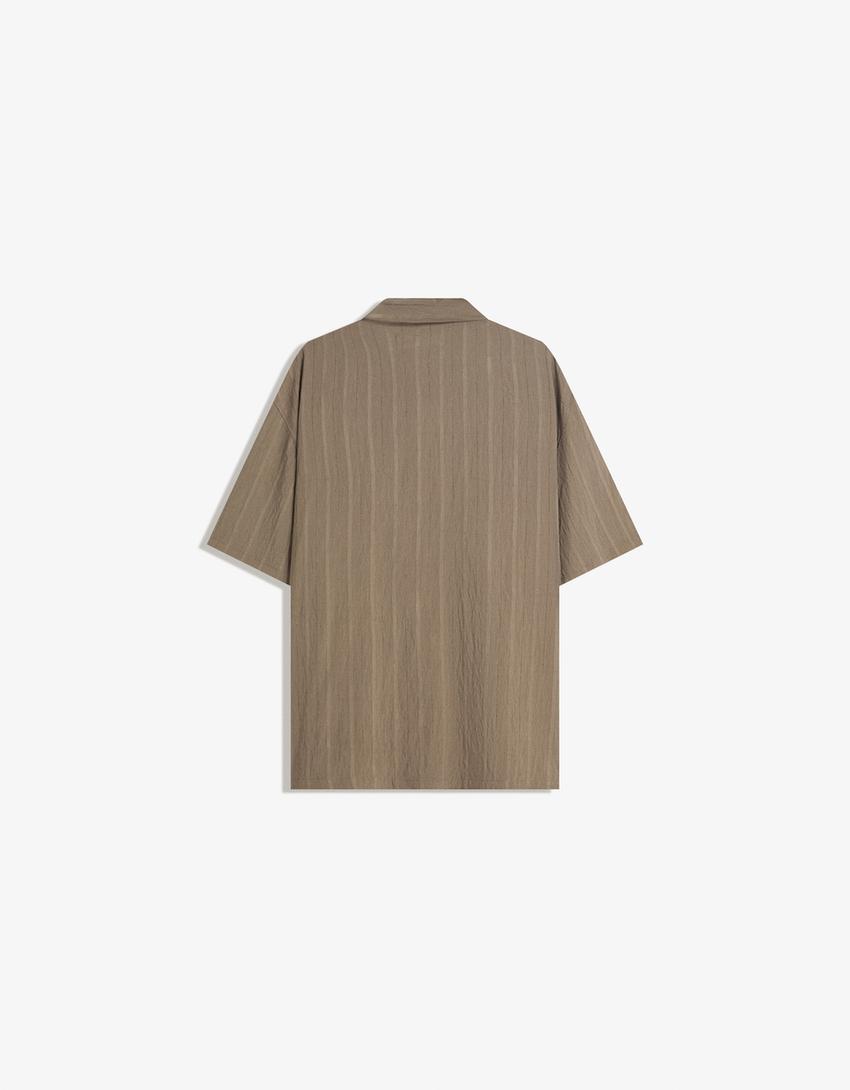 Strukturiertes, gestreiftes Kurzarmhemd